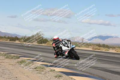 media/Nov-16-2025-Race Pace (Sun) [[8c5fa54630]]/Non Verified Riders (1st 20 Minutes)/3-Turn 3 Inside (11am)/